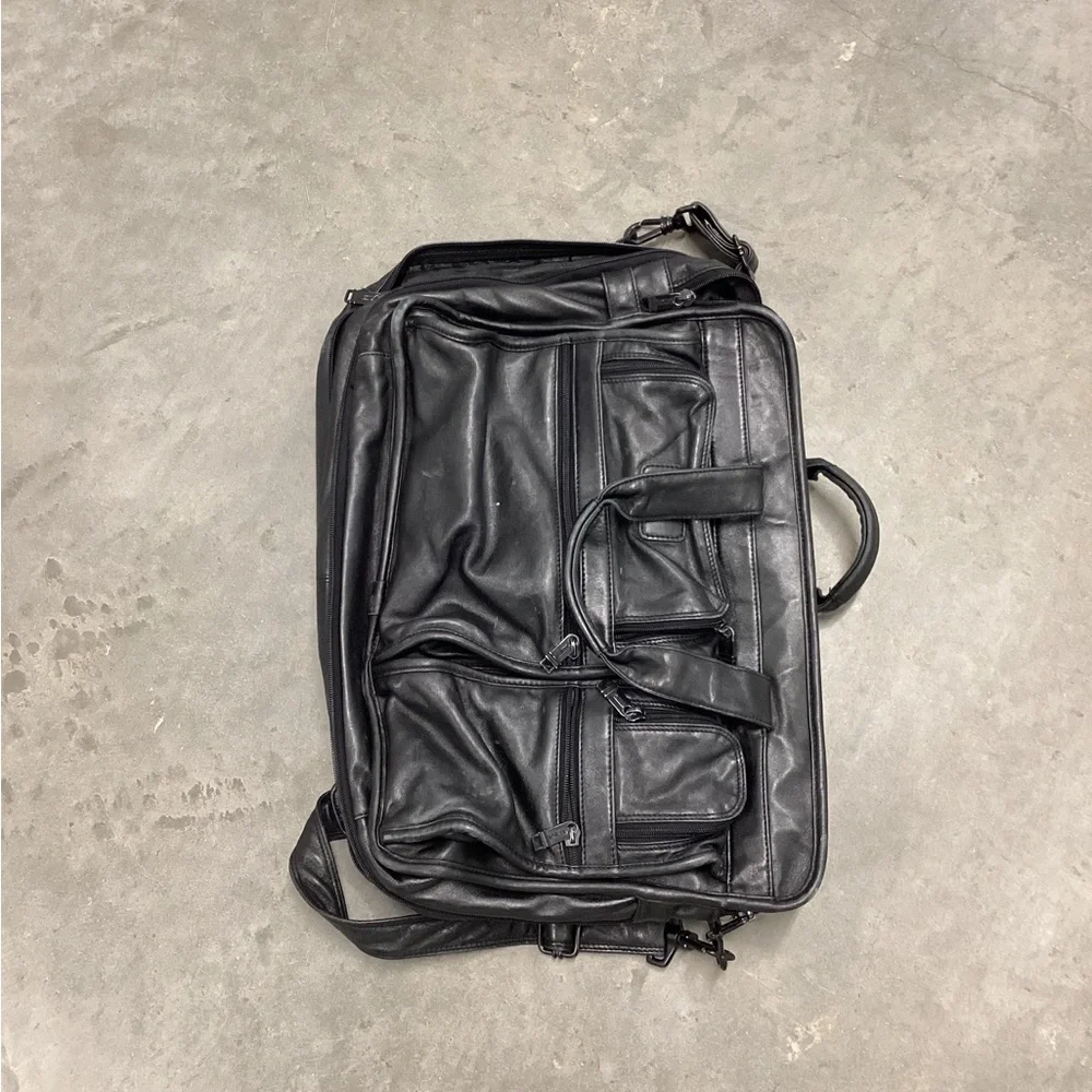 Tumi Black Leather Laptop Briefcase with Detachable Shoulder Strap